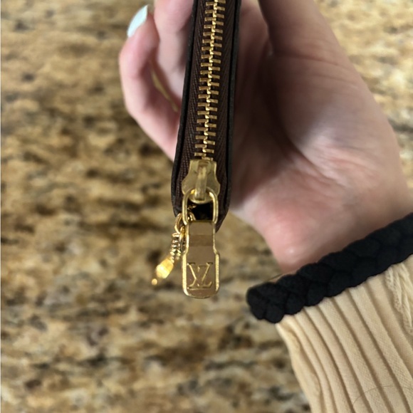 Louis Vuitton key pouch - Picture 4 of 11